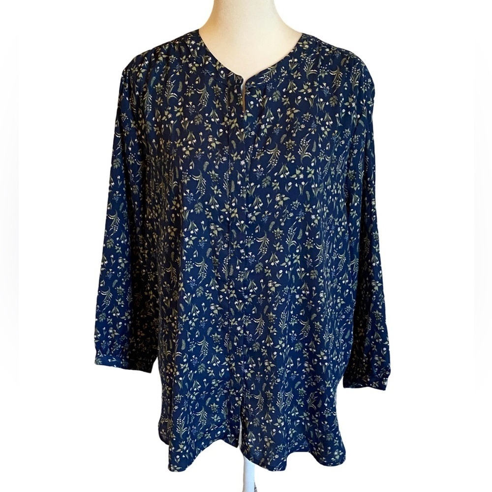 Jachs Girlfriend Blue Floral Print Button-Down Blouse. Size L. 3/4 Sleeves.